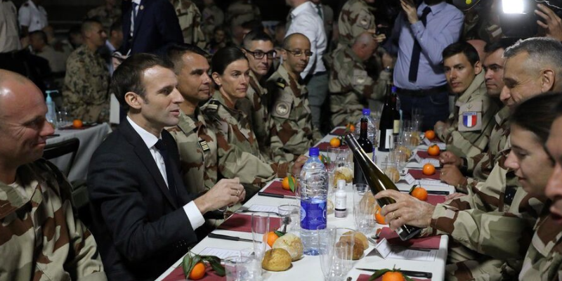 Emmanuel Macron en Jordanie pour fêter le Noel avec les troupes @ Base aérienne projetée au Levant | Jordanie